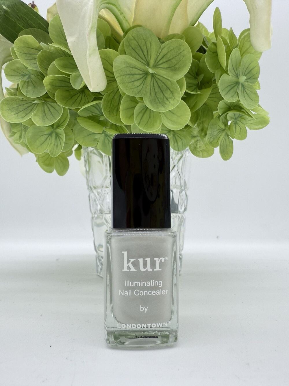 Londontown Kur QUARTZ lluminating Nail Concealer Full Size 0.4oz